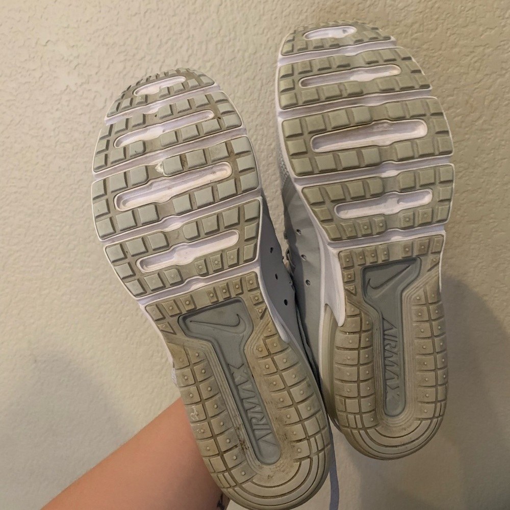Nike Women's Gray Air Max Shoes - Picture 2 of 6